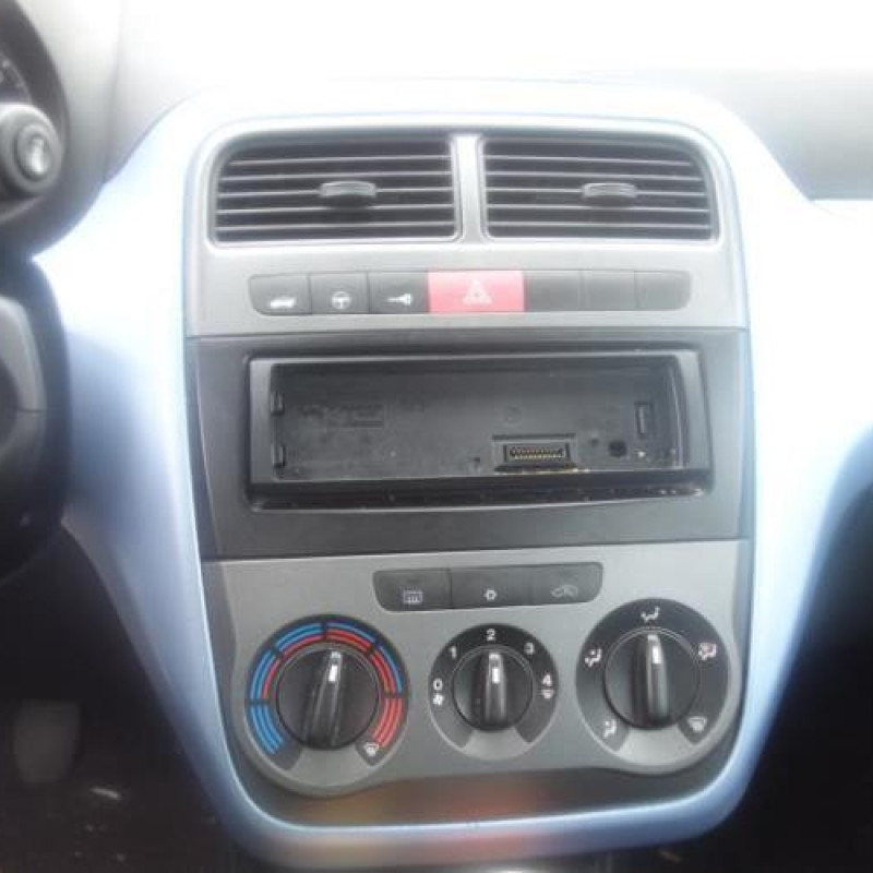 Volant FIAT GRANDE PUNTO Photo n°8