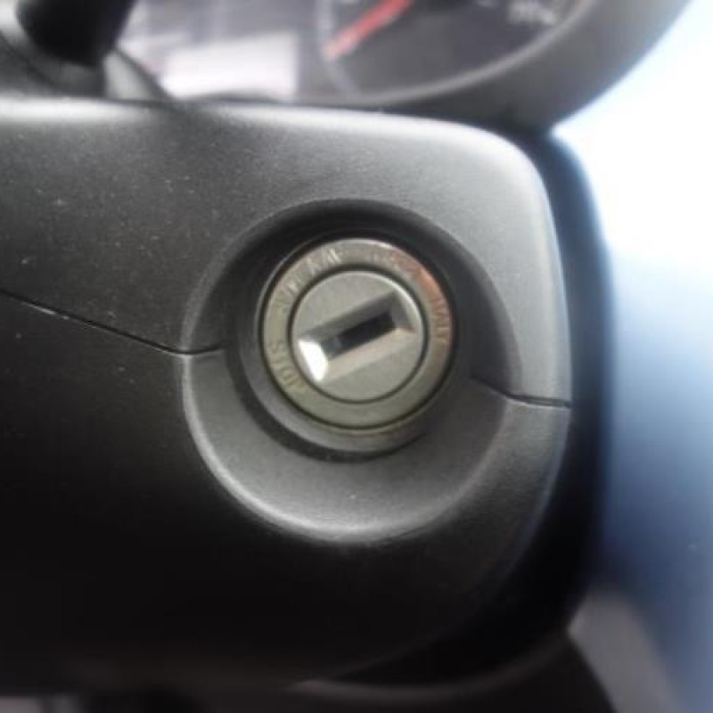 Volant FIAT GRANDE PUNTO Photo n°10