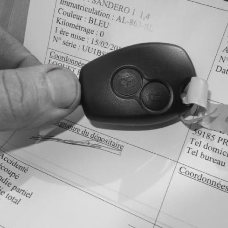 Trappe d'essence DACIA SANDERO 1 Photo n°12