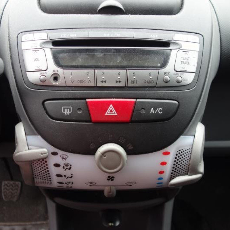 Pretensionneur de ceinture avant gauche CITROEN C1 1 Photo n°9
