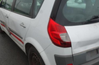 Pretensionneur de ceinture avant droit RENAULT SCENIC 2