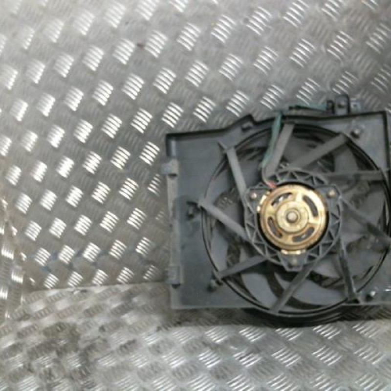 Moto ventilateur radiateur OPEL CORSA C Photo n°1