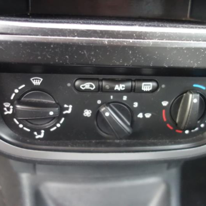 Pretensionneur de ceinture avant droit CITROEN C2 Photo n°10