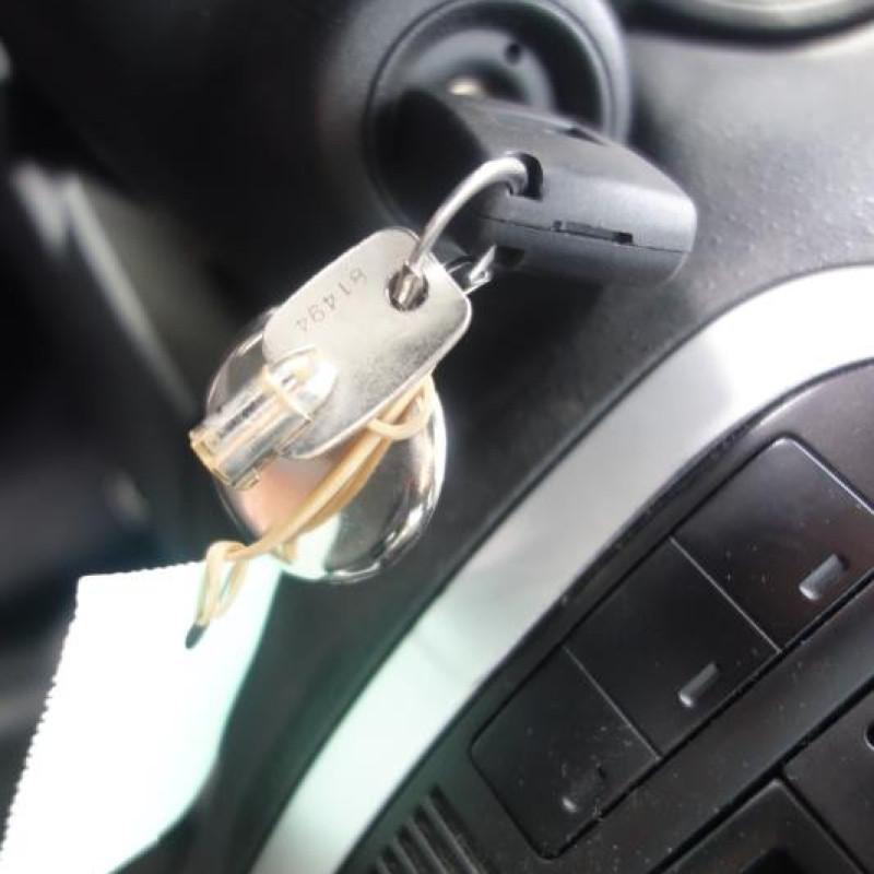 Pretensionneur de ceinture avant droit CITROEN C2 Photo n°12