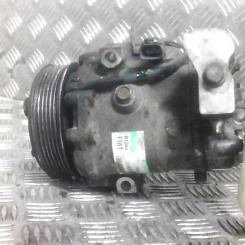 Compresseur clim FIAT GRANDE PUNTO Photo n°1