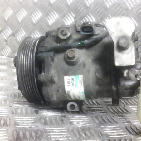 Compresseur clim FIAT GRANDE PUNTO Photo n°1