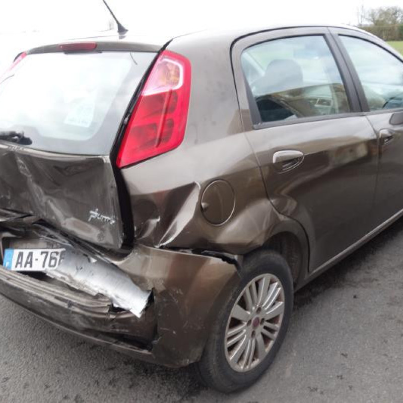 Compresseur clim FIAT GRANDE PUNTO Photo n°7