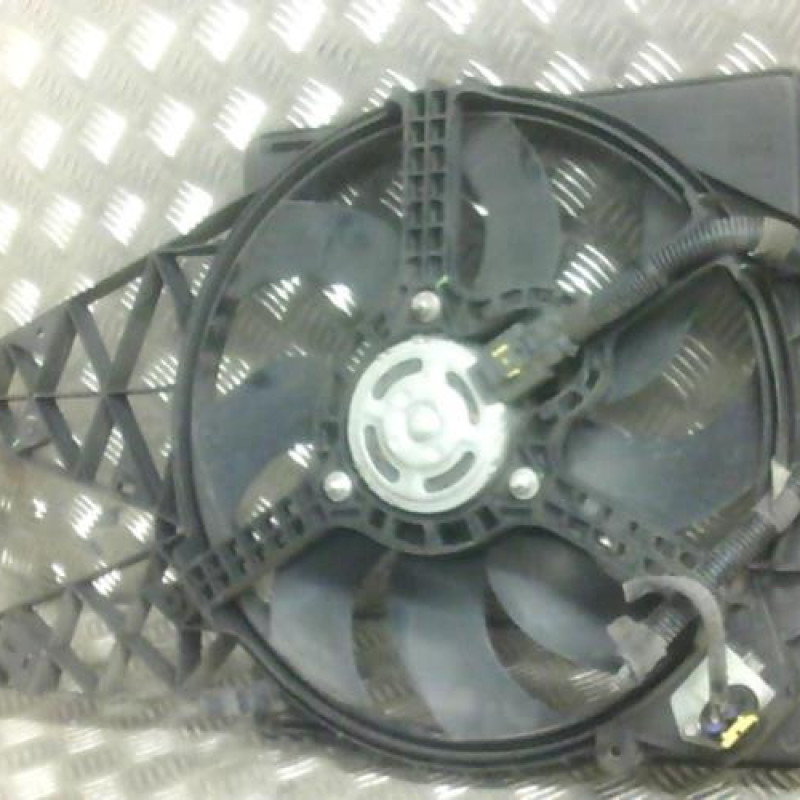 Moto ventilateur radiateur FIAT GRANDE PUNTO Photo n°2