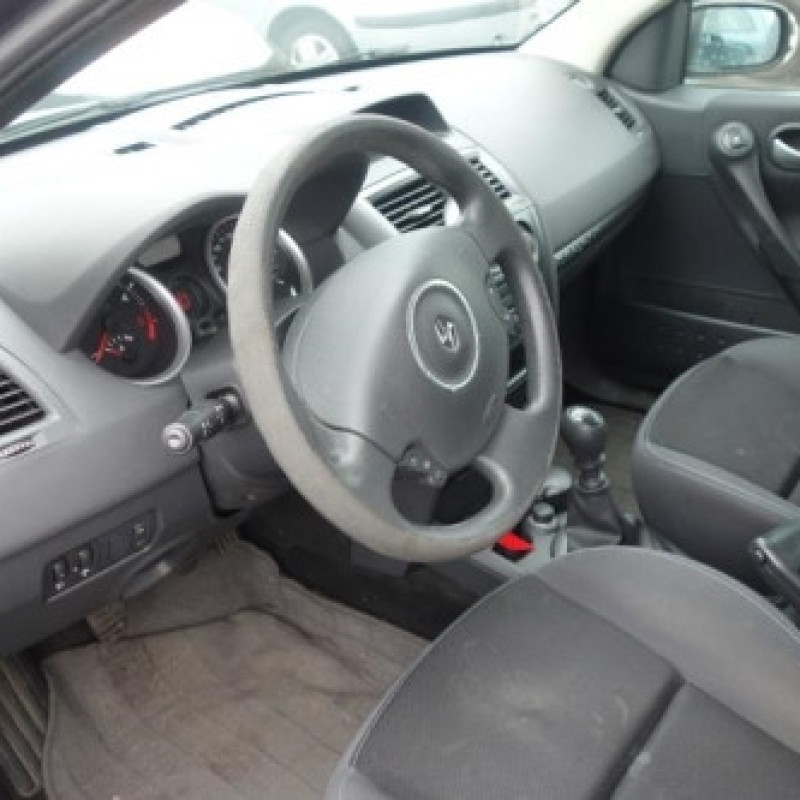 Pretensionneur de ceinture arriere gauche RENAULT MEGANE 2 Photo n°8