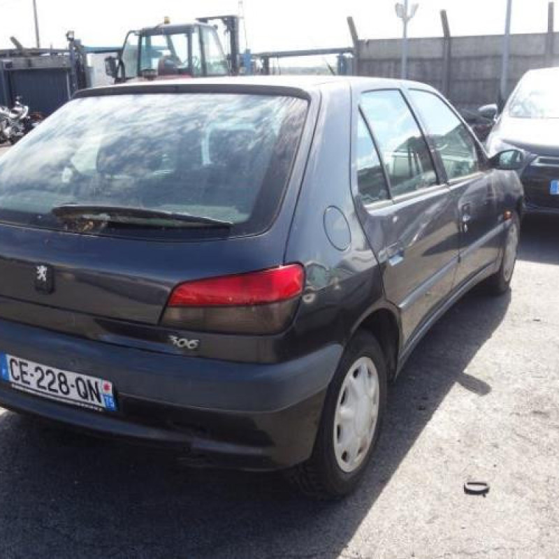 Malle/Hayon arriere PEUGEOT 306 Photo n°5