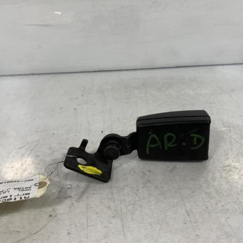Attache ceinture arriere droit OPEL ASTRA J Photo n°3