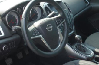 Ceinture arriere gauche OPEL ASTRA J