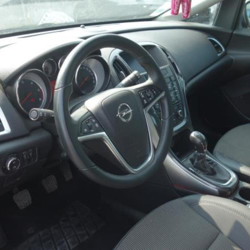 Ceinture arriere gauche OPEL ASTRA J Photo n°9