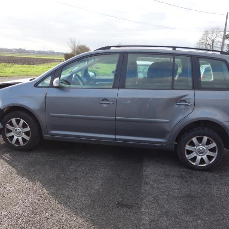 Pretensionneur de ceinture avant droit VOLKSWAGEN TOURAN 1 Photo n°4