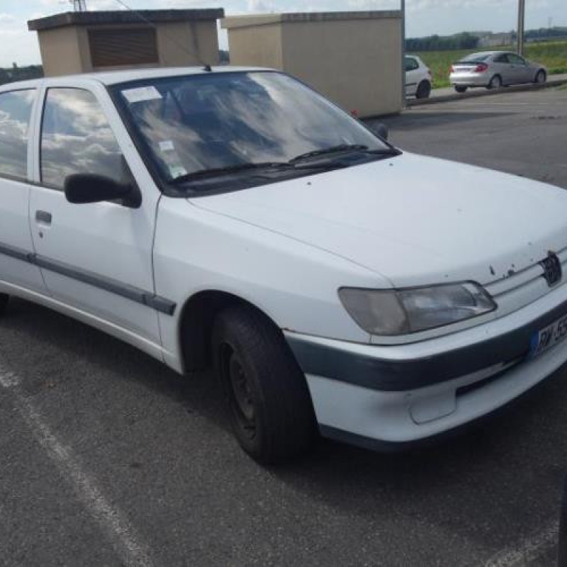 Ceinture arriere droit PEUGEOT 306 Photo n°4