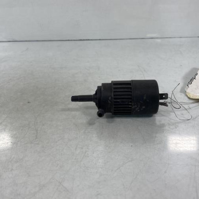 Pompe lave glace avant MERCEDES VITO 638 Photo n°3