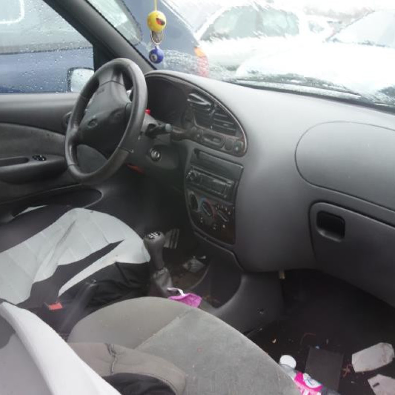 Pretensionneur de ceinture avant droit FORD FIESTA 4 Photo n°8
