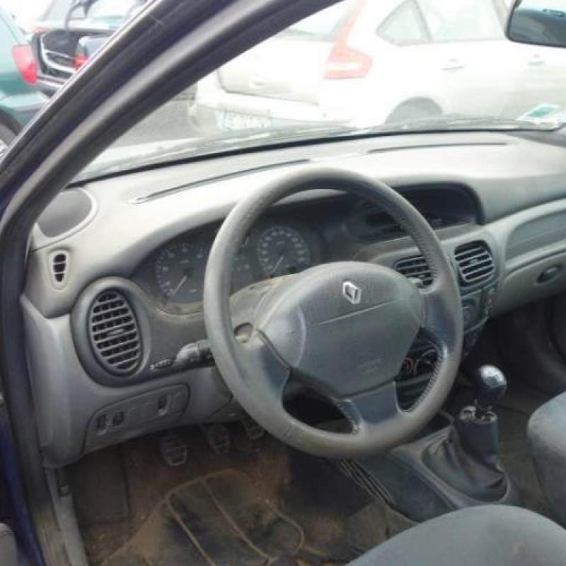 Feu arriere principal droit (feux) RENAULT MEGANE 1 Photo n°8