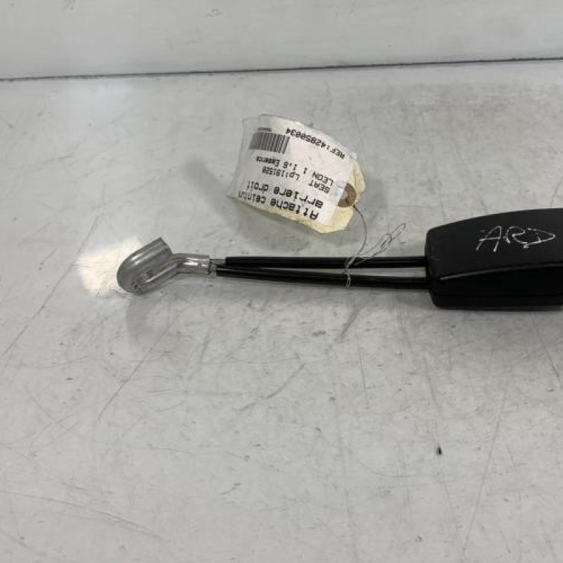 Attache ceinture arriere droit SEAT LEON 1 Photo n°3