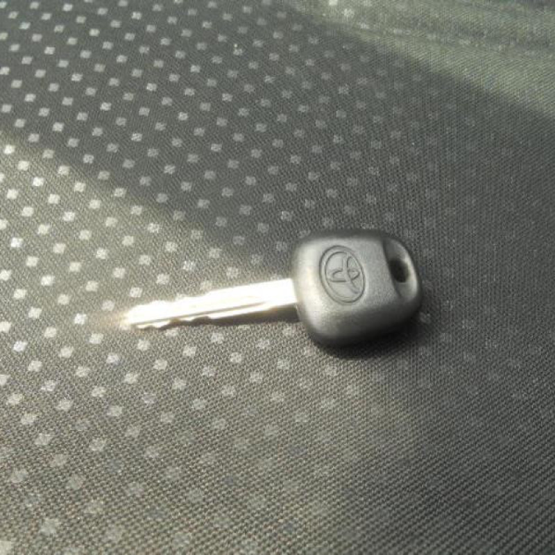Air bag conducteur TOYOTA YARIS 2 Photo n°8