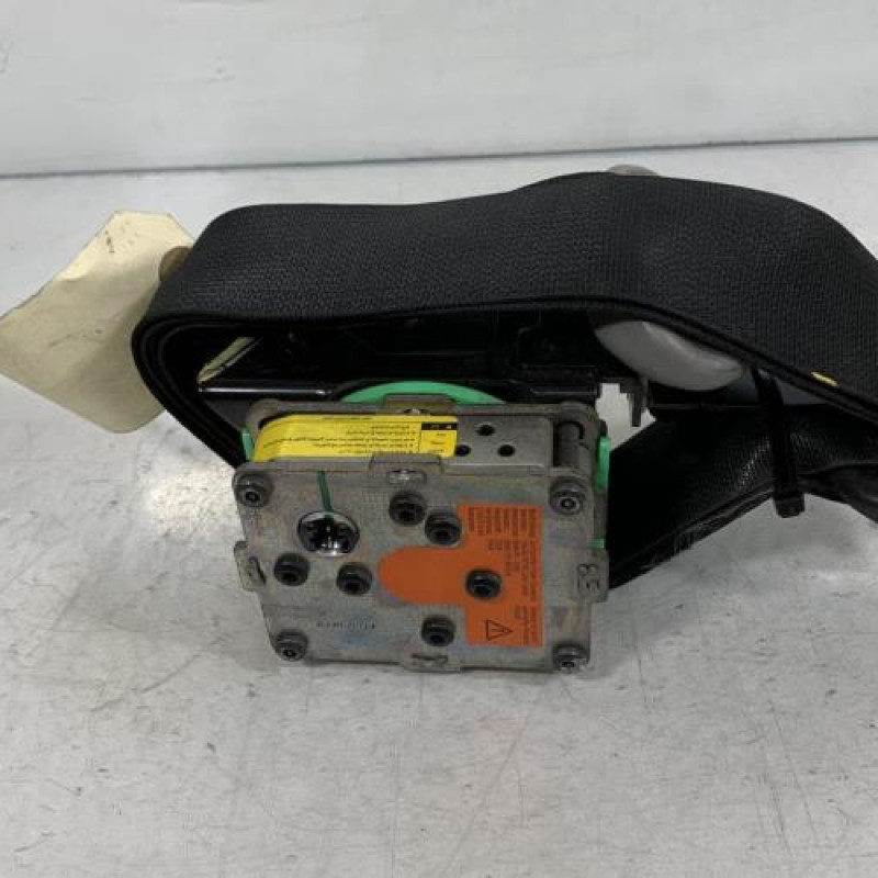 Pretensionneur de ceinture avant droit TOYOTA YARIS 2 Photo n°1