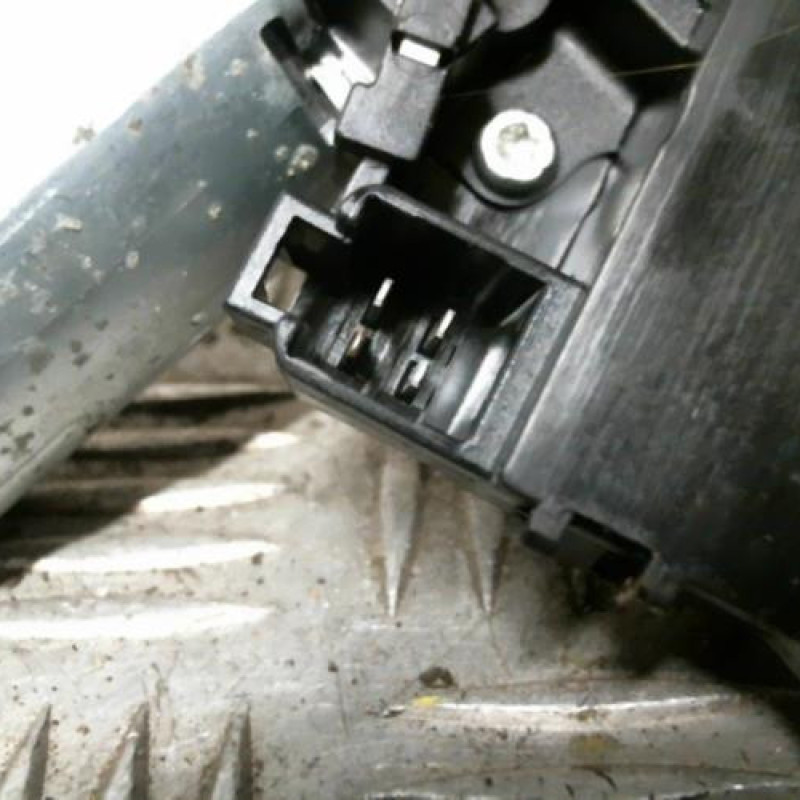 Moteur essuie glace arriere TOYOTA YARIS 2 Photo n°2