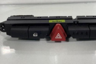Bouton de warning KIA CEE-D 1 SPORT WAGON Photo n°1