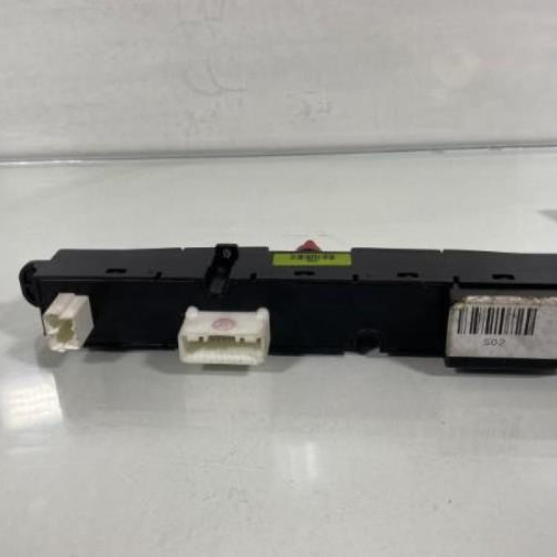 Bouton de warning KIA CEE-D 1 SPORT WAGON Photo n°3
