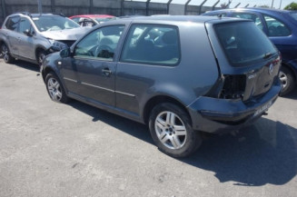 Pretensionneur de ceinture avant droit VOLKSWAGEN GOLF 4