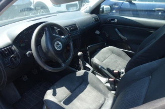 Pretensionneur de ceinture avant droit VOLKSWAGEN GOLF 4