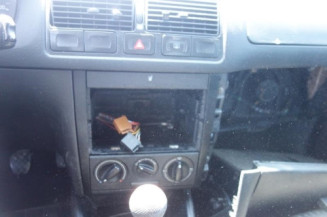 Pretensionneur de ceinture avant droit VOLKSWAGEN GOLF 4