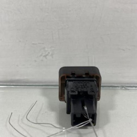Bouton de warning NISSAN NOTE 1