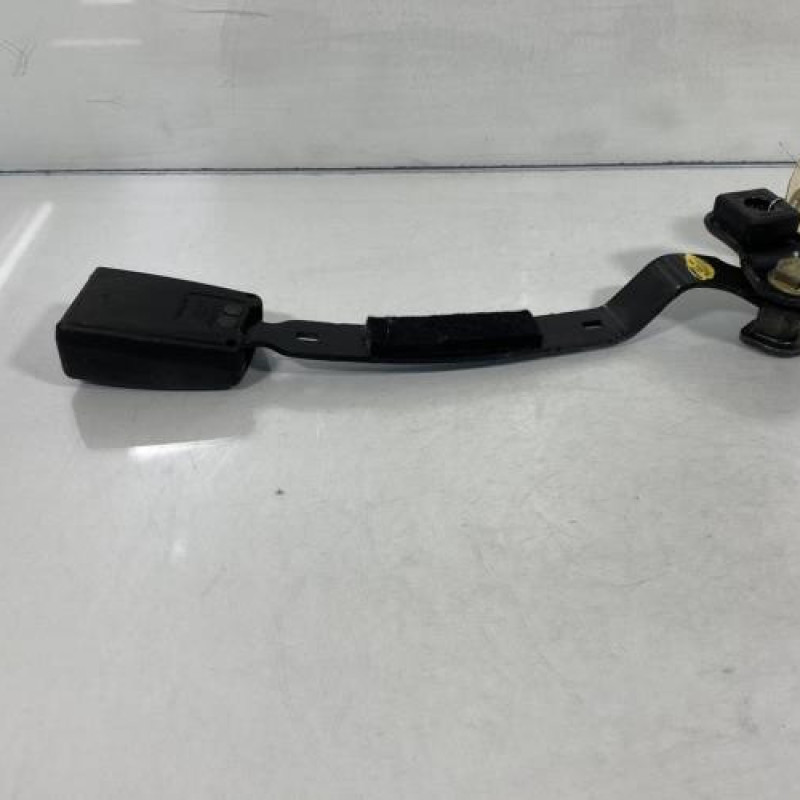 Attache ceinture avant droit SKODA OCTAVIA 1 Photo n°2