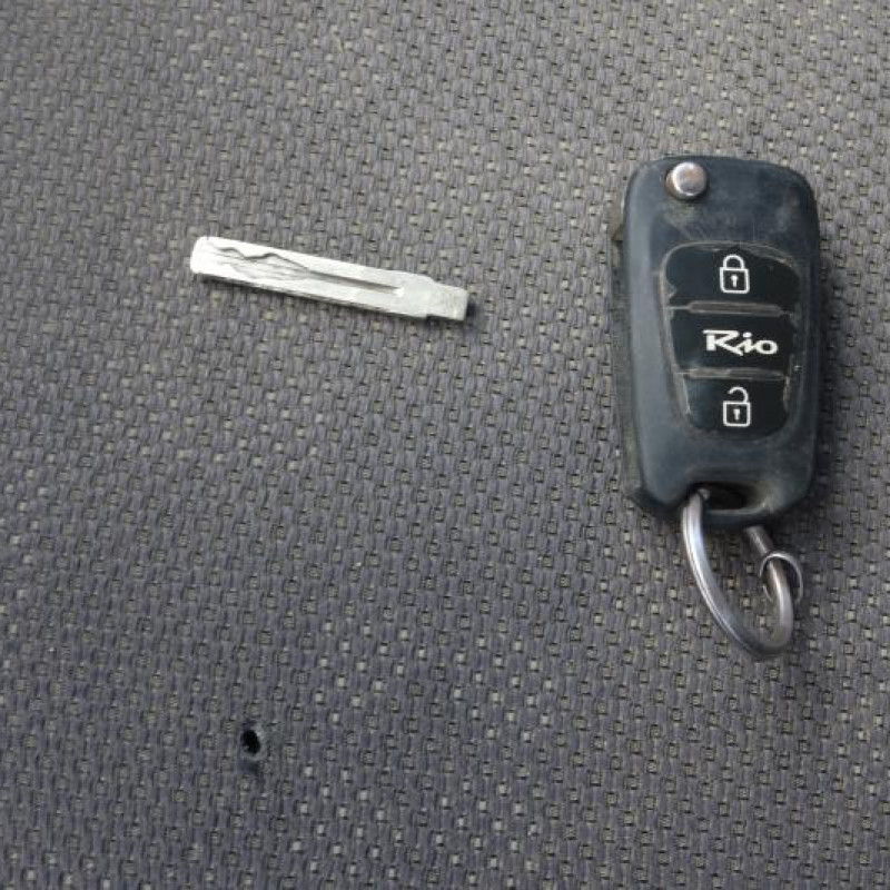 Pretensionneur de ceinture avant droit KIA RIO 2 Photo n°10
