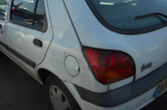 Serrure avant droit FORD FIESTA 4