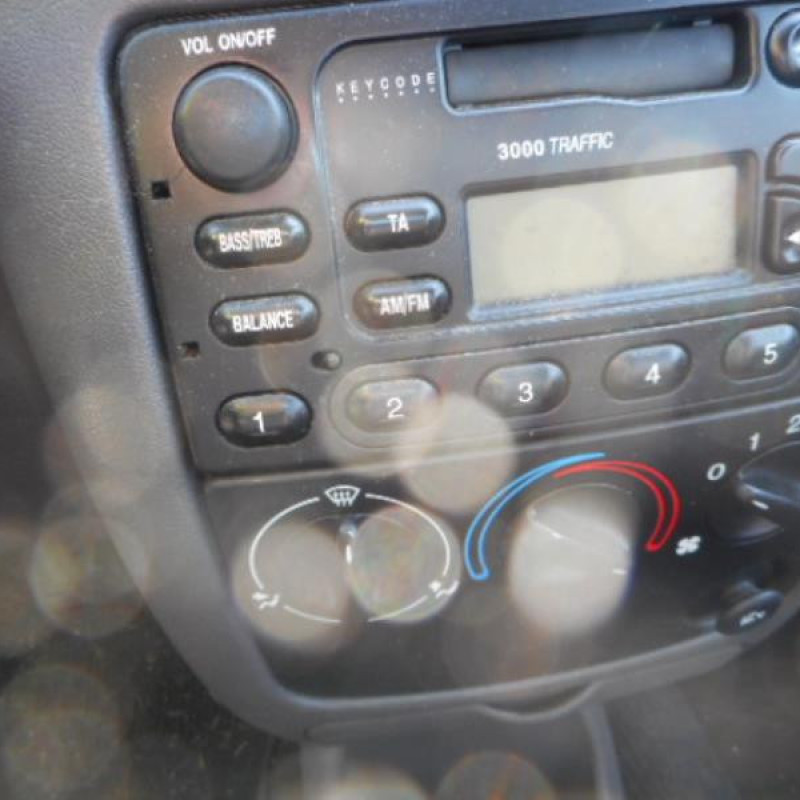 Serrure avant droit FORD FIESTA 4 Photo n°8