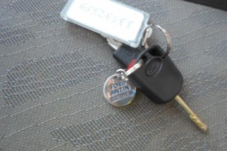 Serrure avant droit FORD FIESTA 4