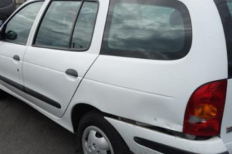 Porte arriere droit RENAULT MEGANE 1