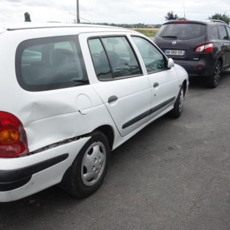 Ceinture arriere gauche RENAULT MEGANE 1 Photo n°7