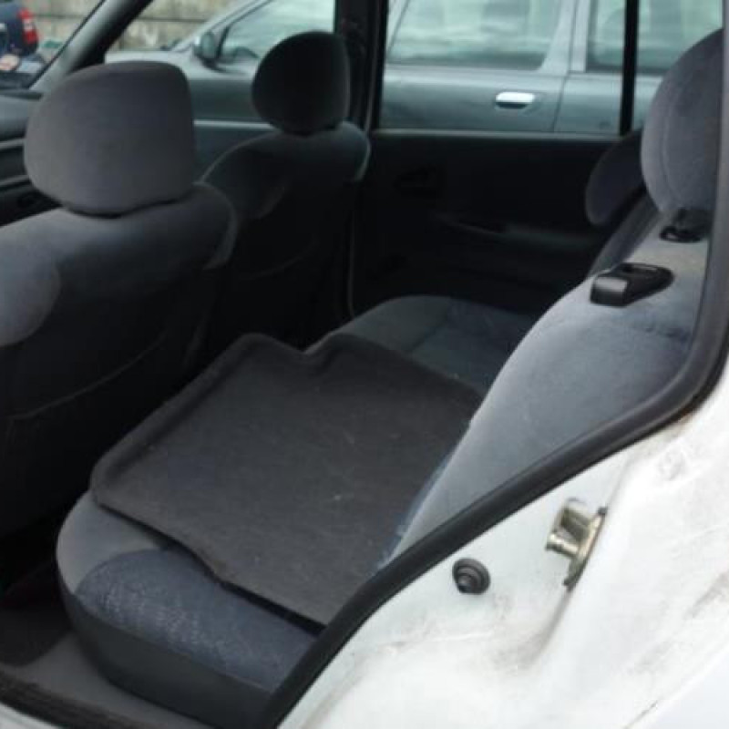 Ceinture arriere gauche RENAULT MEGANE 1 Photo n°9