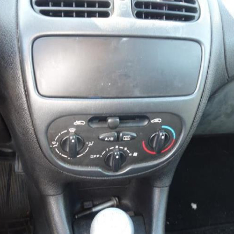 Etrier avant droit (freinage) PEUGEOT 206 Photo n°8