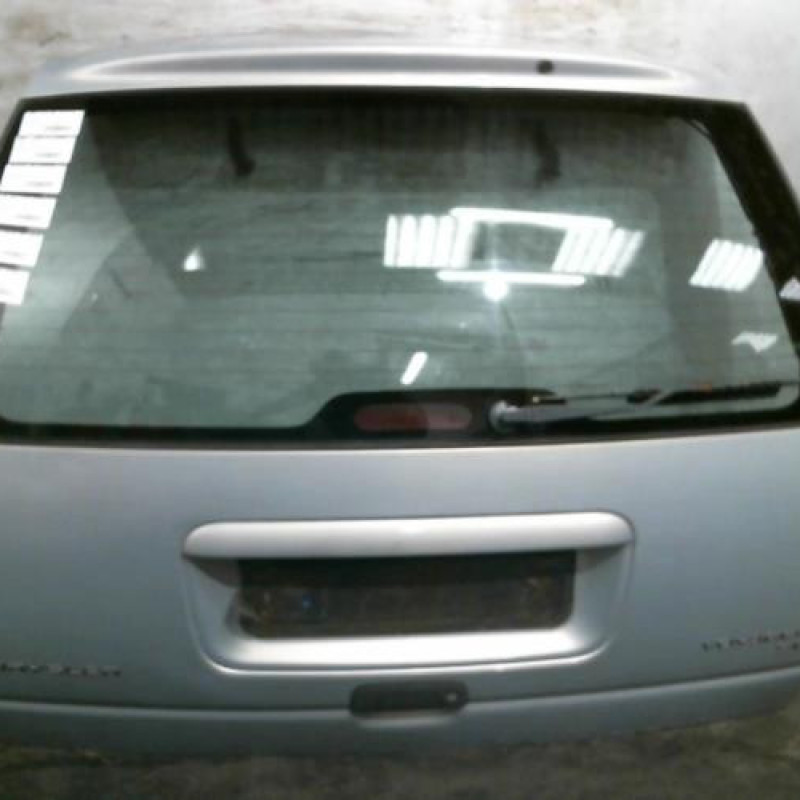 Malle/Hayon arriere CHRYSLER VOYAGER 3 Photo n°2