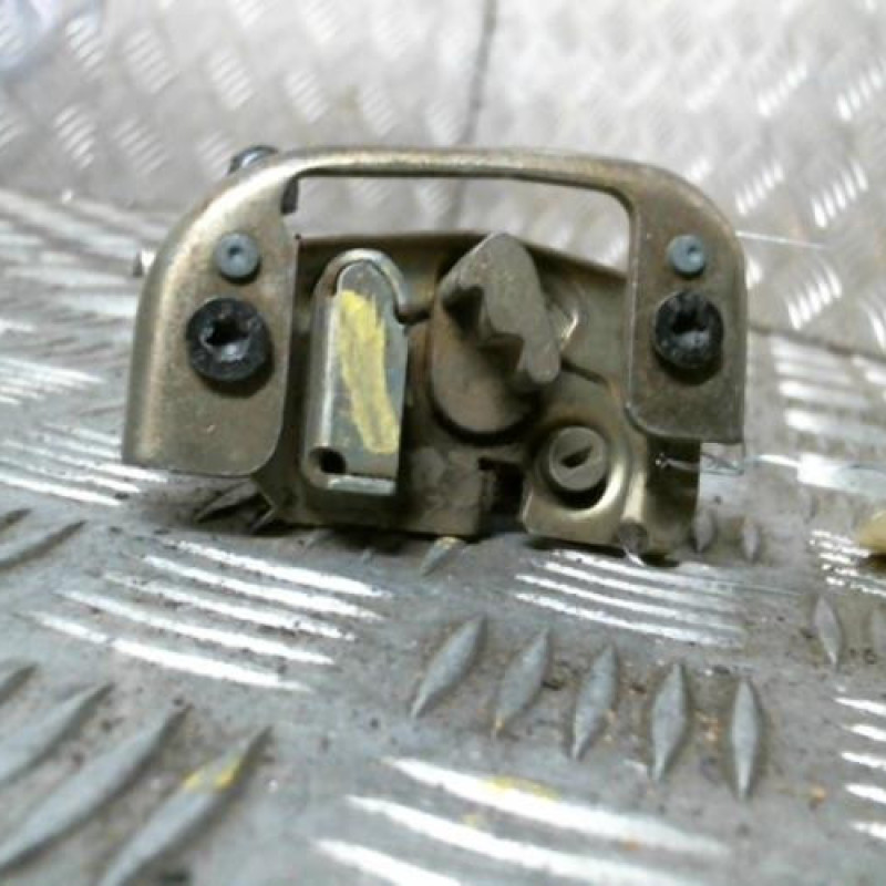Serrure arriere droit RENAULT R4 FOURGONNETTE Photo n°1