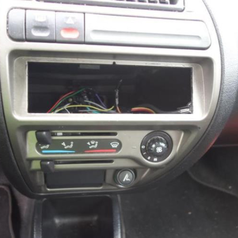 Ceinture arriere gauche CITROEN SAXO Photo n°11