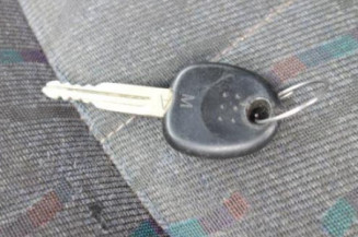 Pretensionneur de ceinture avant droit HYUNDAI SATELLITE 1