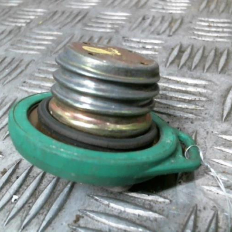 Bouchon de carburant VOLVO 850 Photo n°2