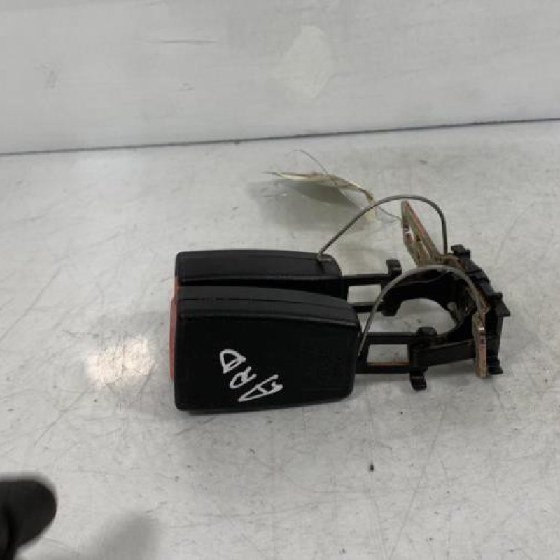 Attache ceinture arriere droit VOLVO 850 Photo n°2