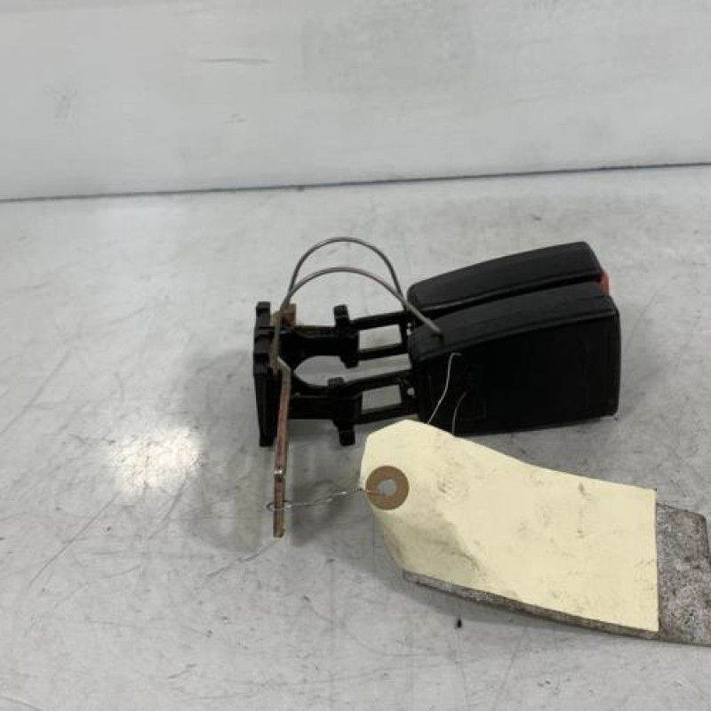Attache ceinture arriere droit VOLVO 850 Photo n°3