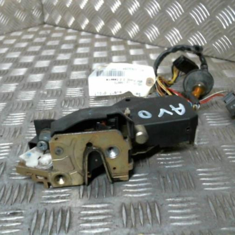 Serrure avant droit VOLVO 850 Photo n°1
