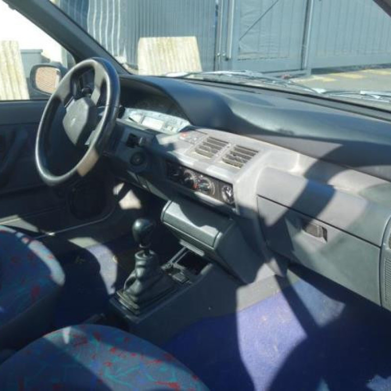 Pare choc avant RENAULT CLIO 1 Photo n°10